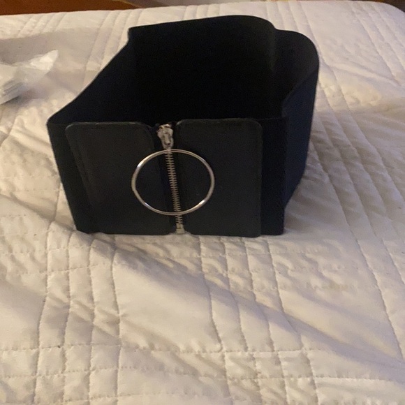 COPY - Black zip up belt - Picture 4 of 5